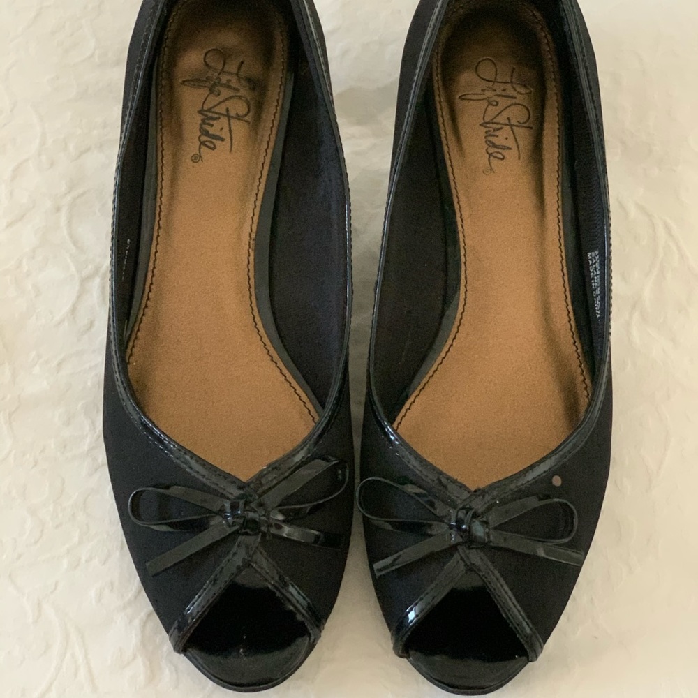 Life stride heels size 8.5